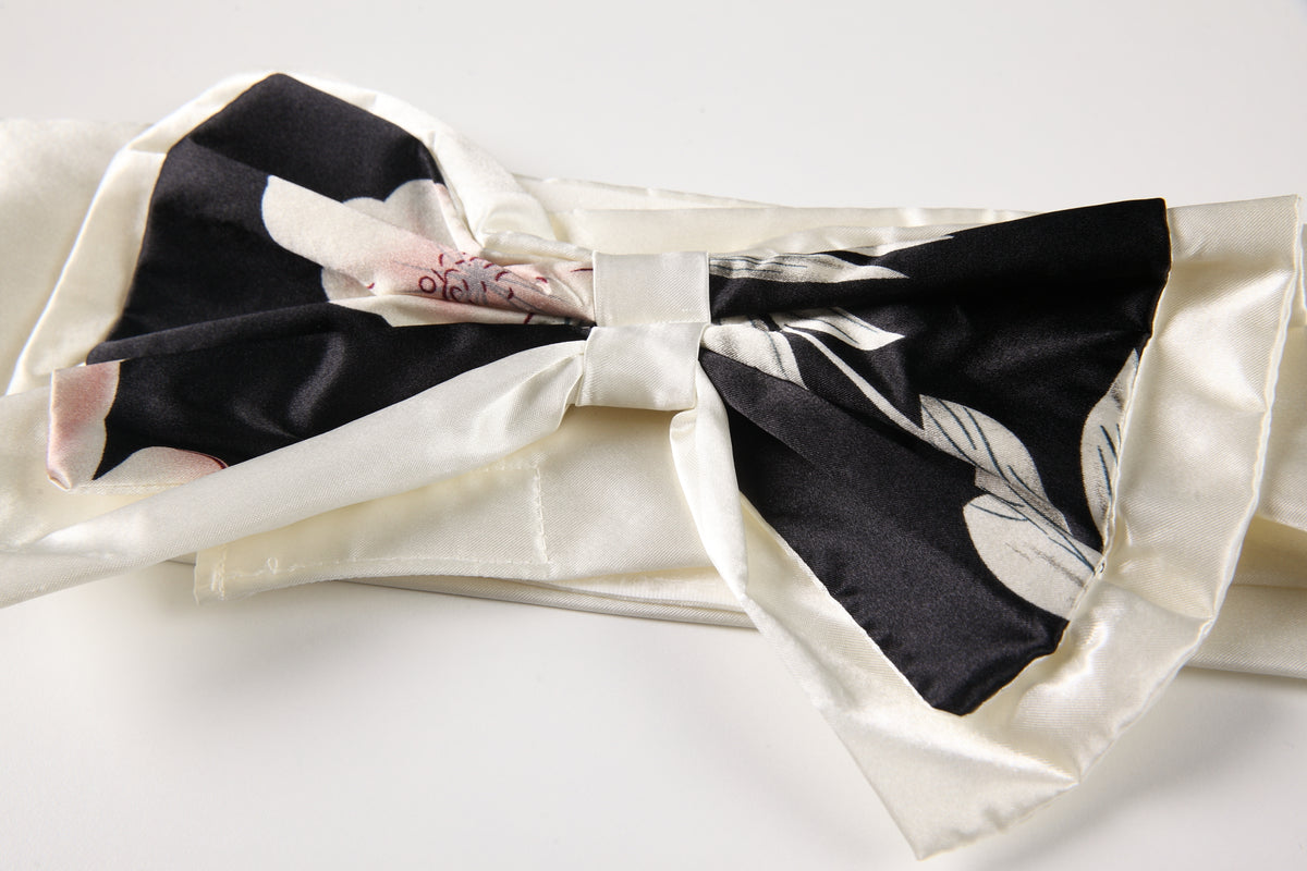 INJOY Lingerie Kimono Robe – Deep V with Bow Sash & Floral Print
